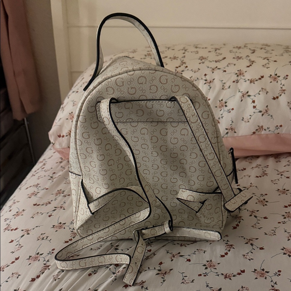 Guess Off-White Patterned Backpack - image 3